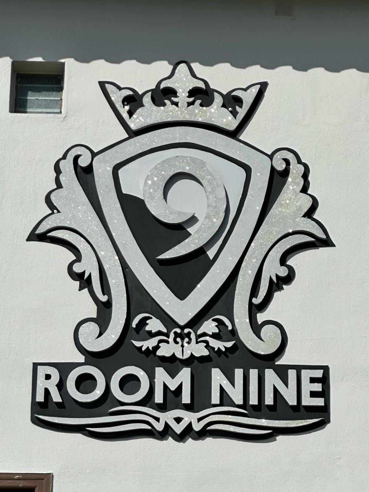 Room Nine 9 Beachfront Apartments Nea Kallikrateia 外观 照片