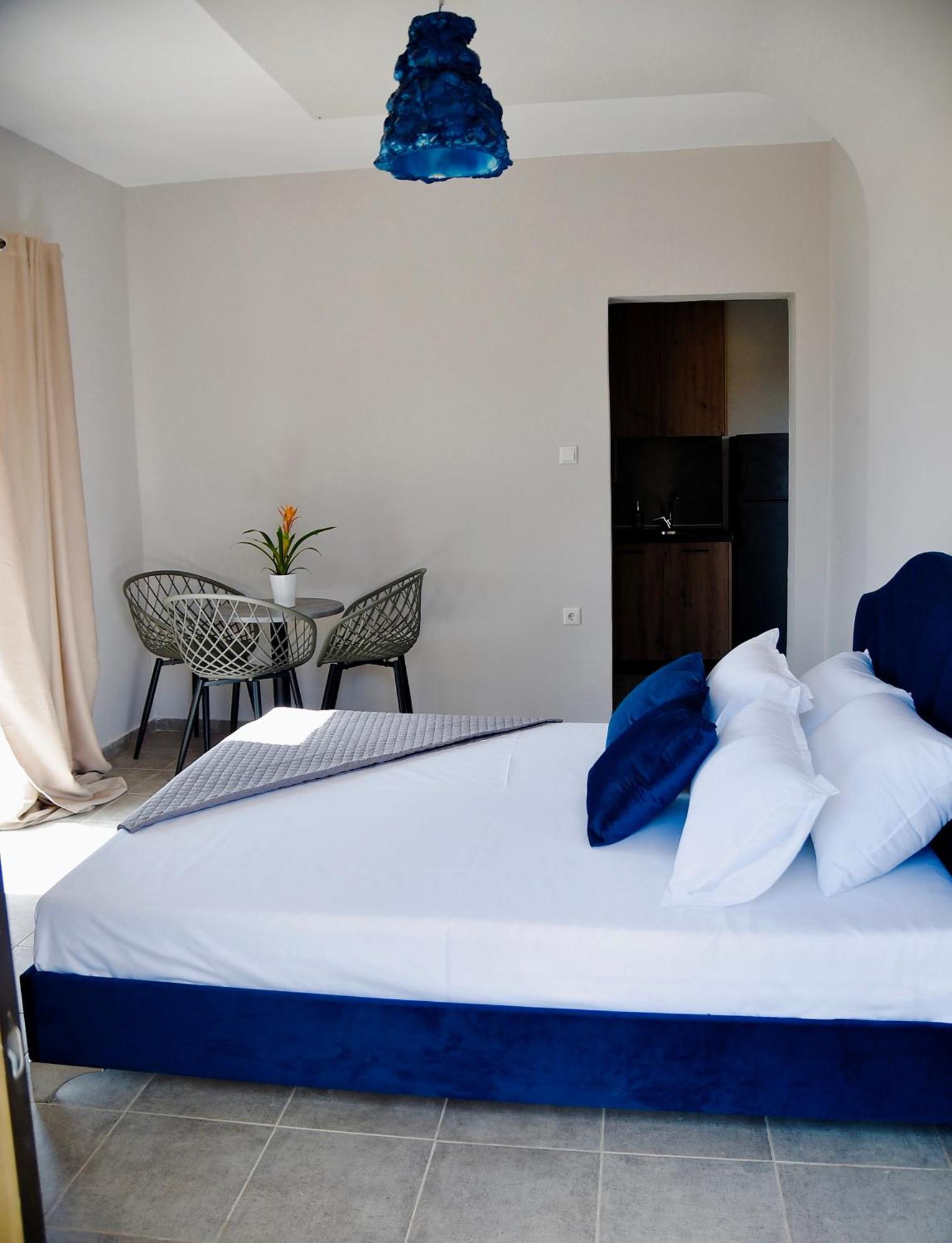 Room Nine 9 Beachfront Apartments Nea Kallikrateia 外观 照片
