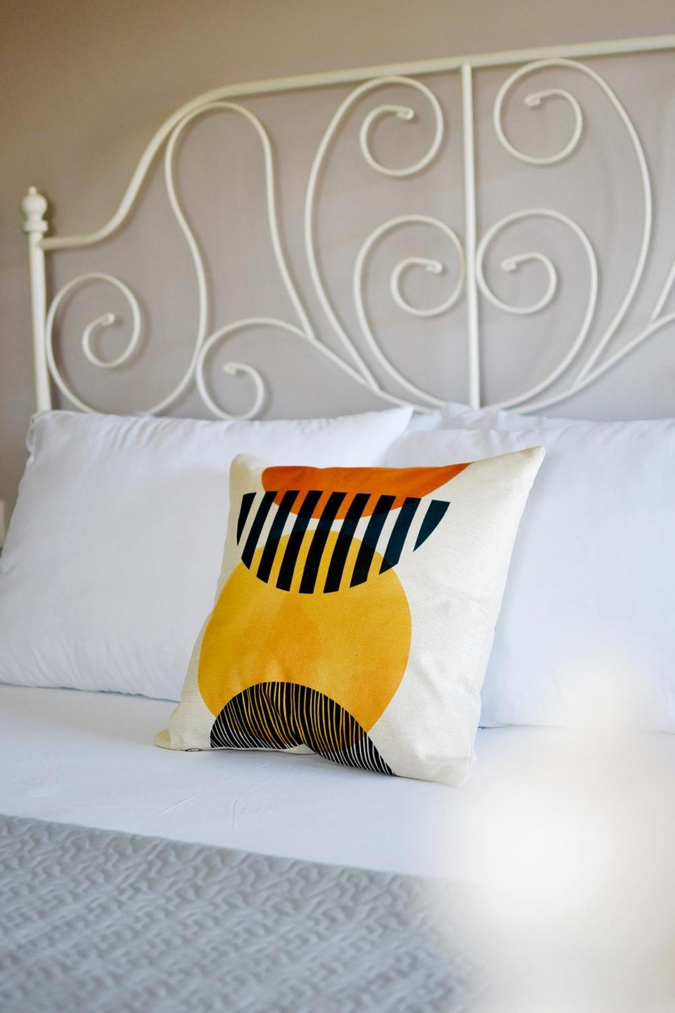 Room Nine 9 Beachfront Apartments Nea Kallikrateia 外观 照片
