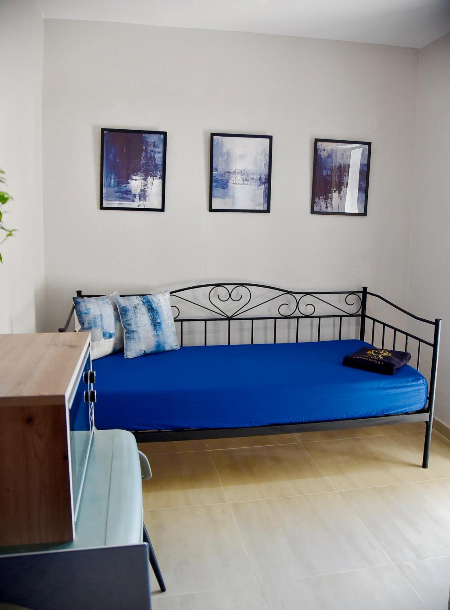 Room Nine 9 Beachfront Apartments Nea Kallikrateia 外观 照片