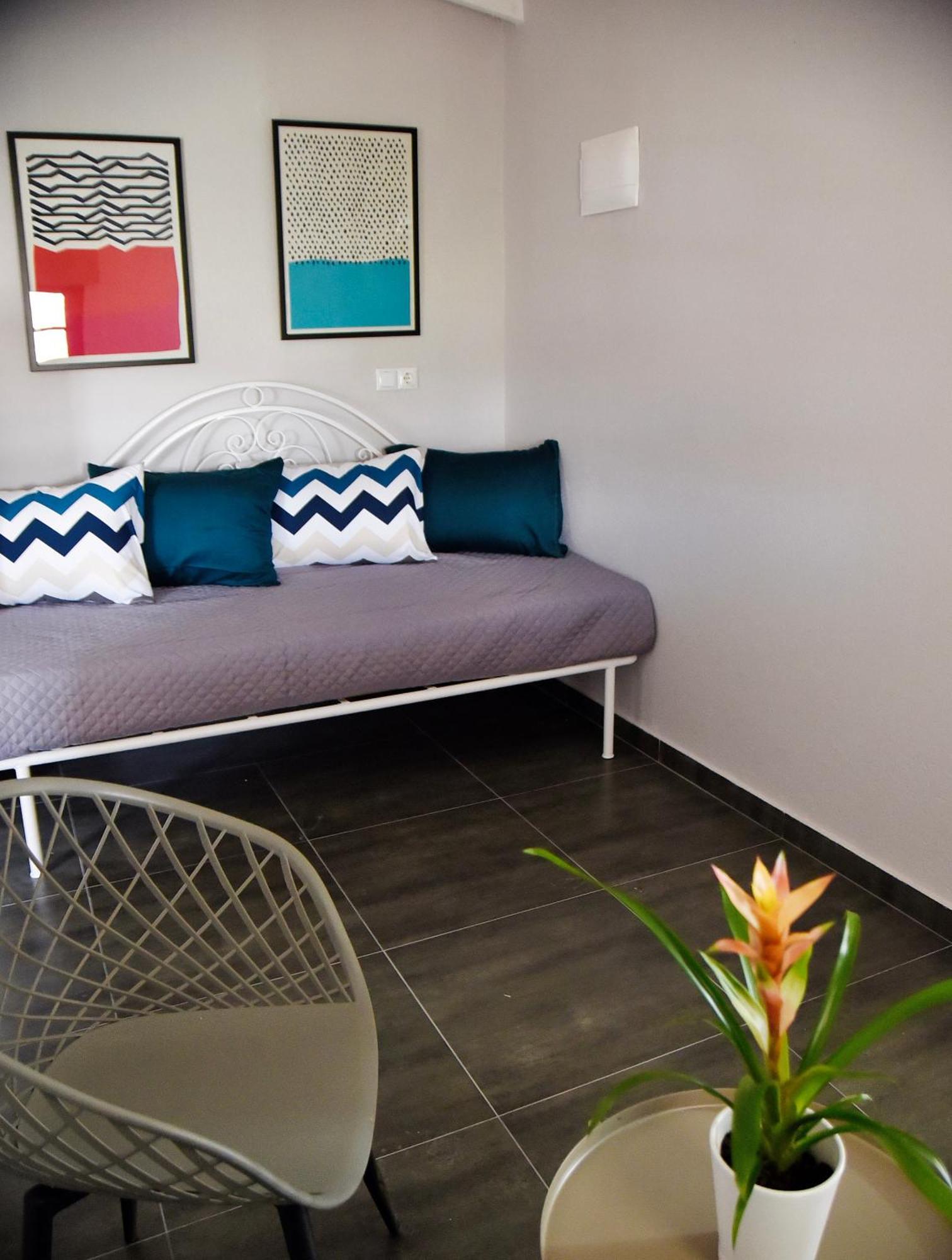 Room Nine 9 Beachfront Apartments Nea Kallikrateia 外观 照片