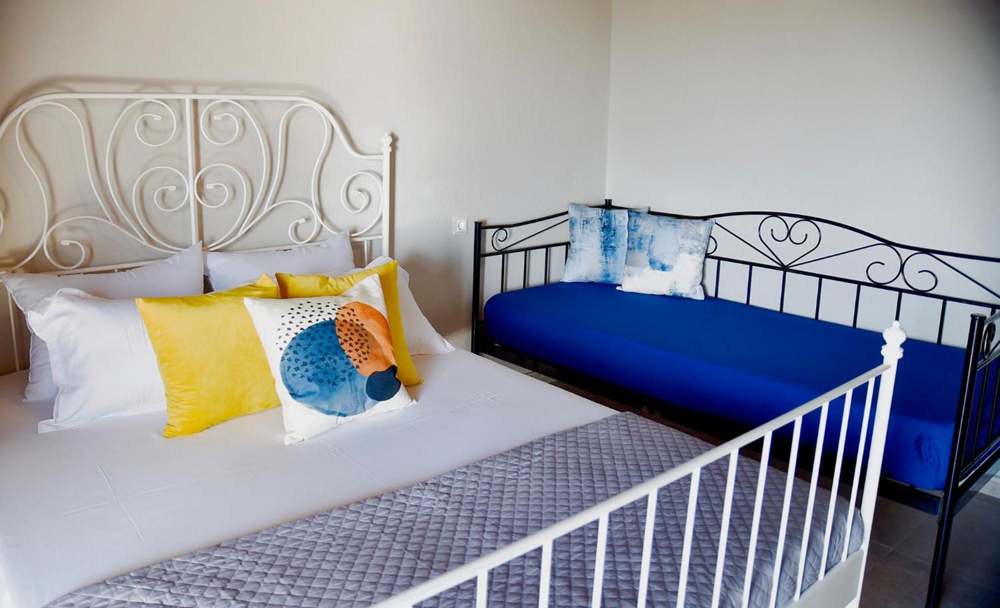 Room Nine 9 Beachfront Apartments Nea Kallikrateia 外观 照片