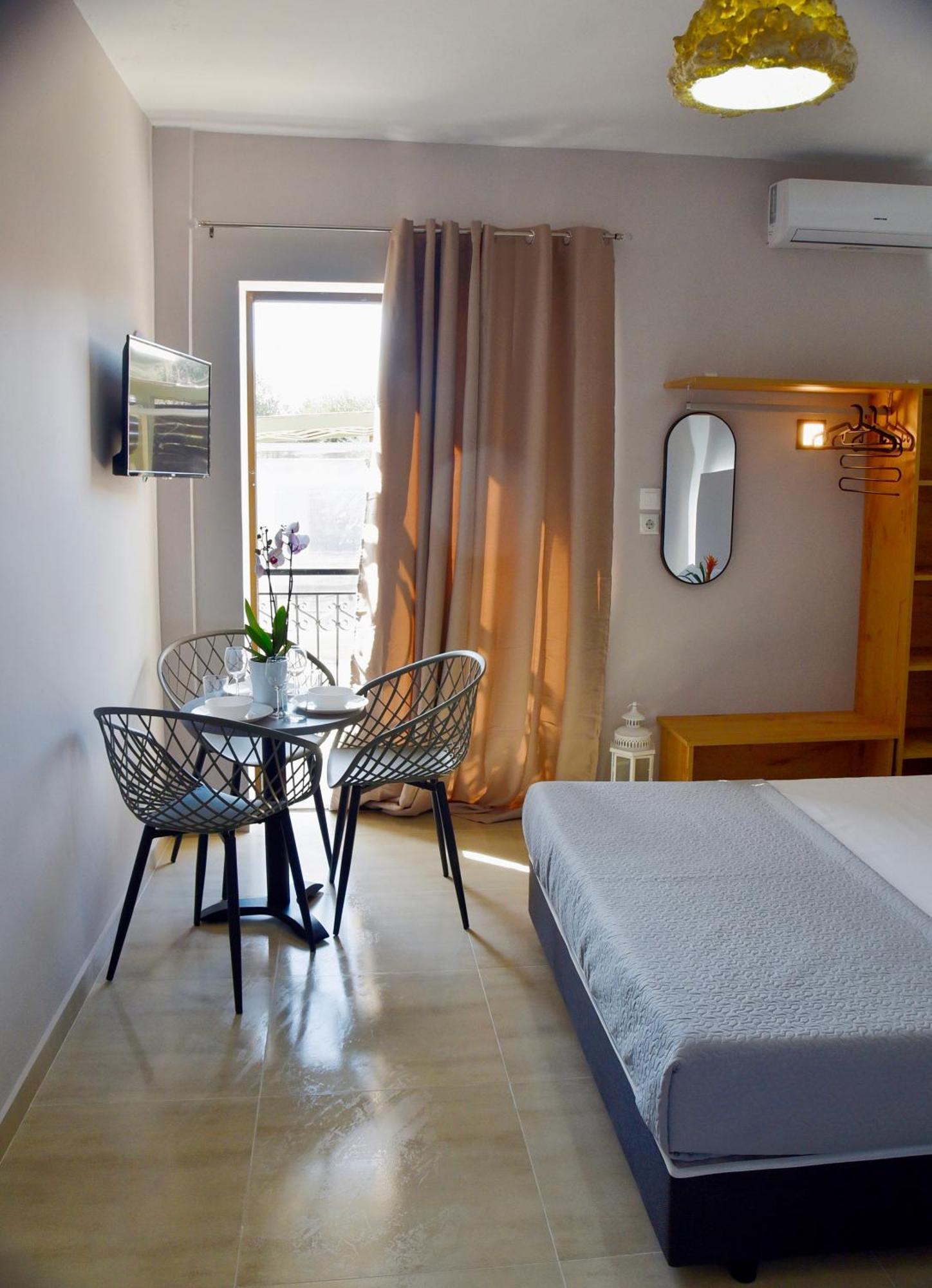 Room Nine 9 Beachfront Apartments Nea Kallikrateia 外观 照片