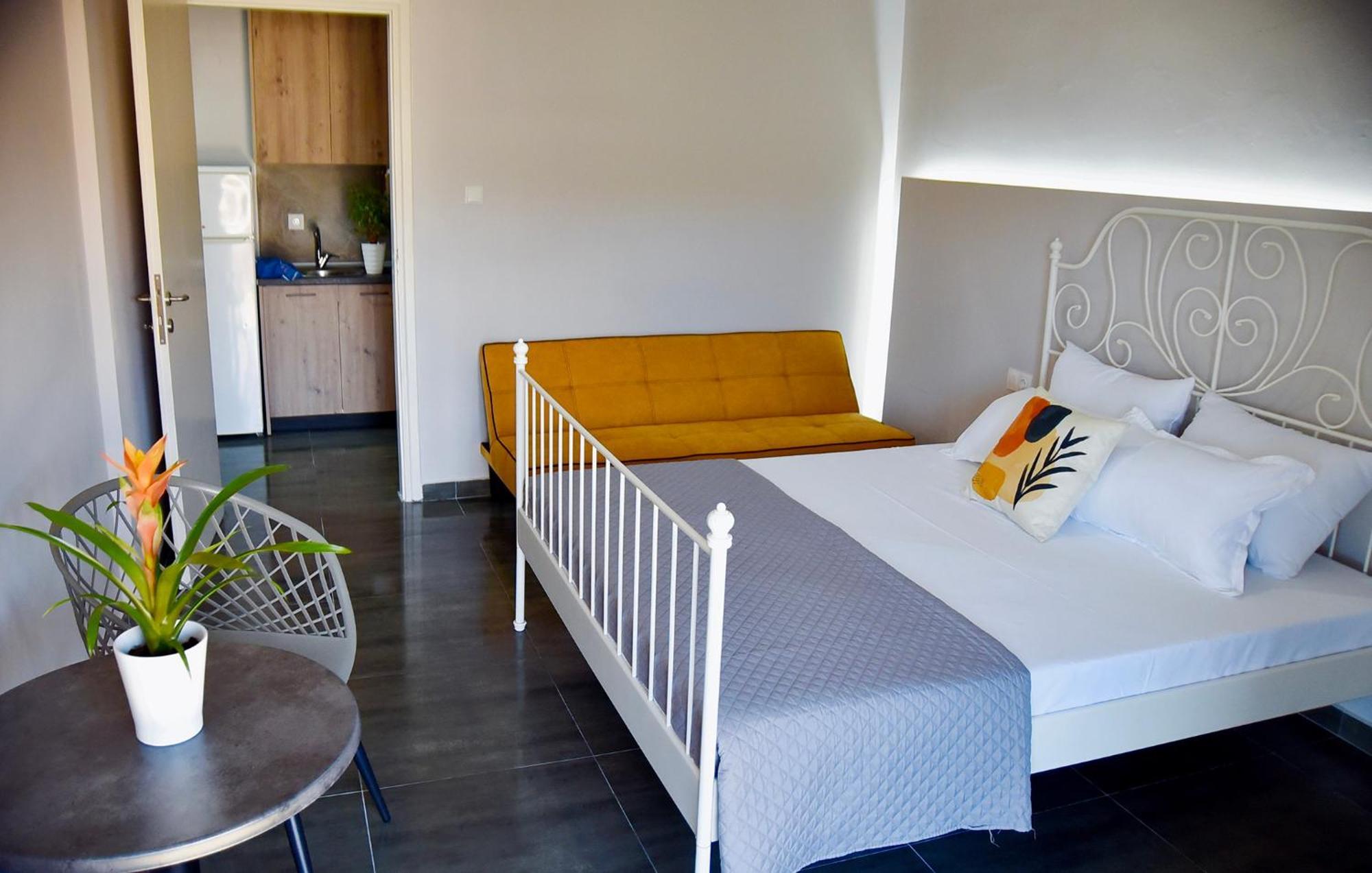 Room Nine 9 Beachfront Apartments Nea Kallikrateia 外观 照片