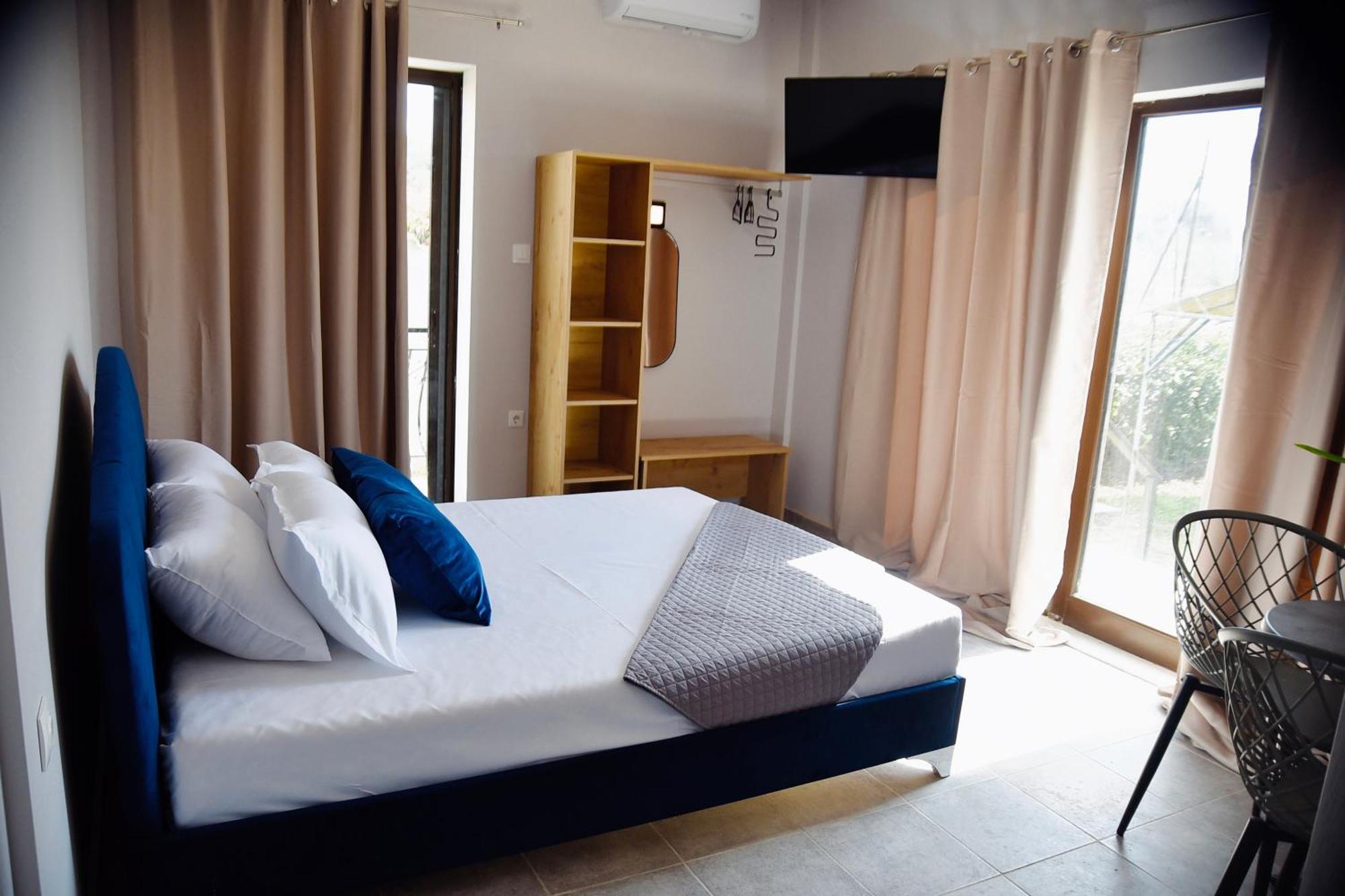 Room Nine 9 Beachfront Apartments Nea Kallikrateia 外观 照片