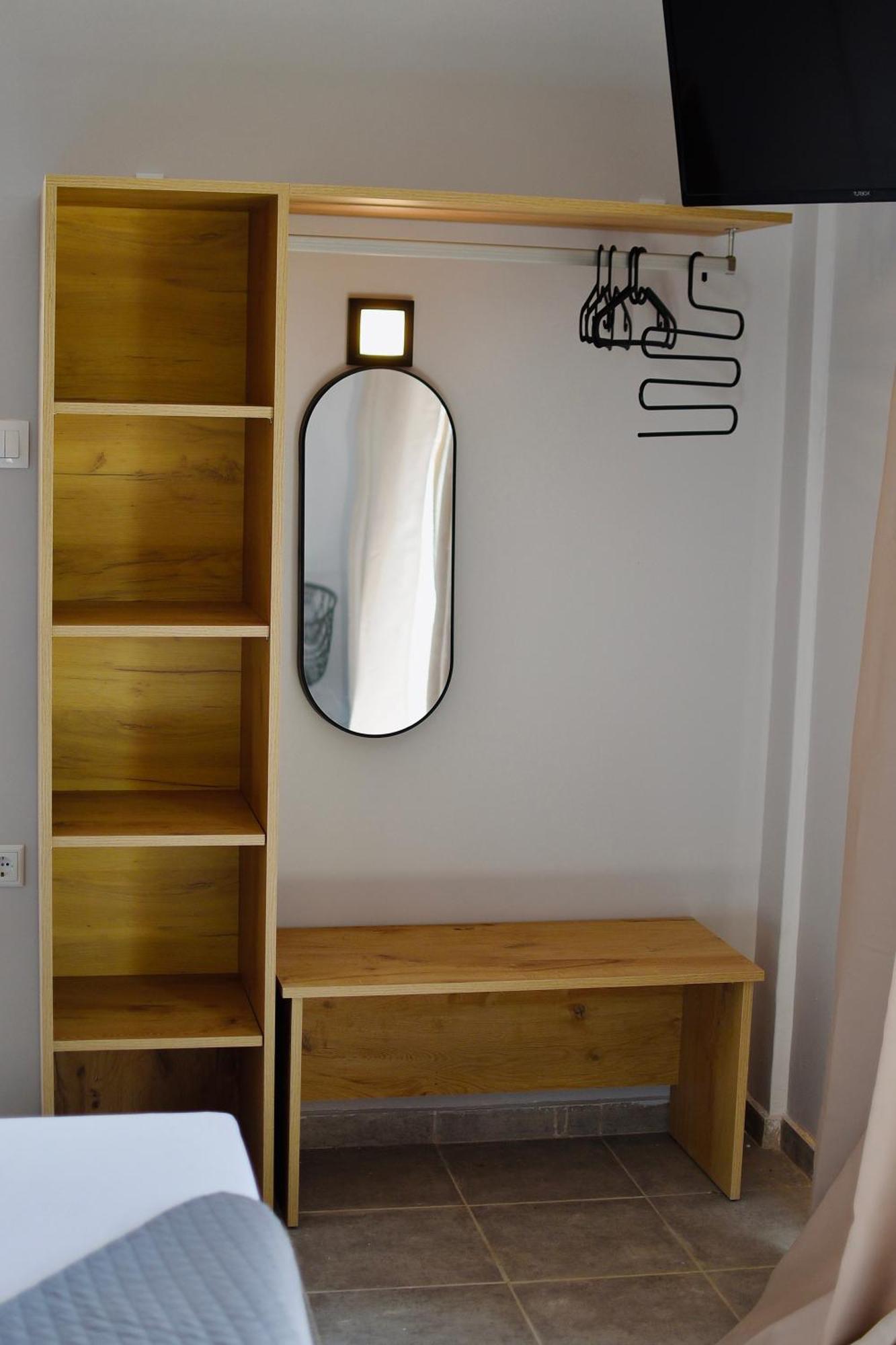 Room Nine 9 Beachfront Apartments Nea Kallikrateia 外观 照片