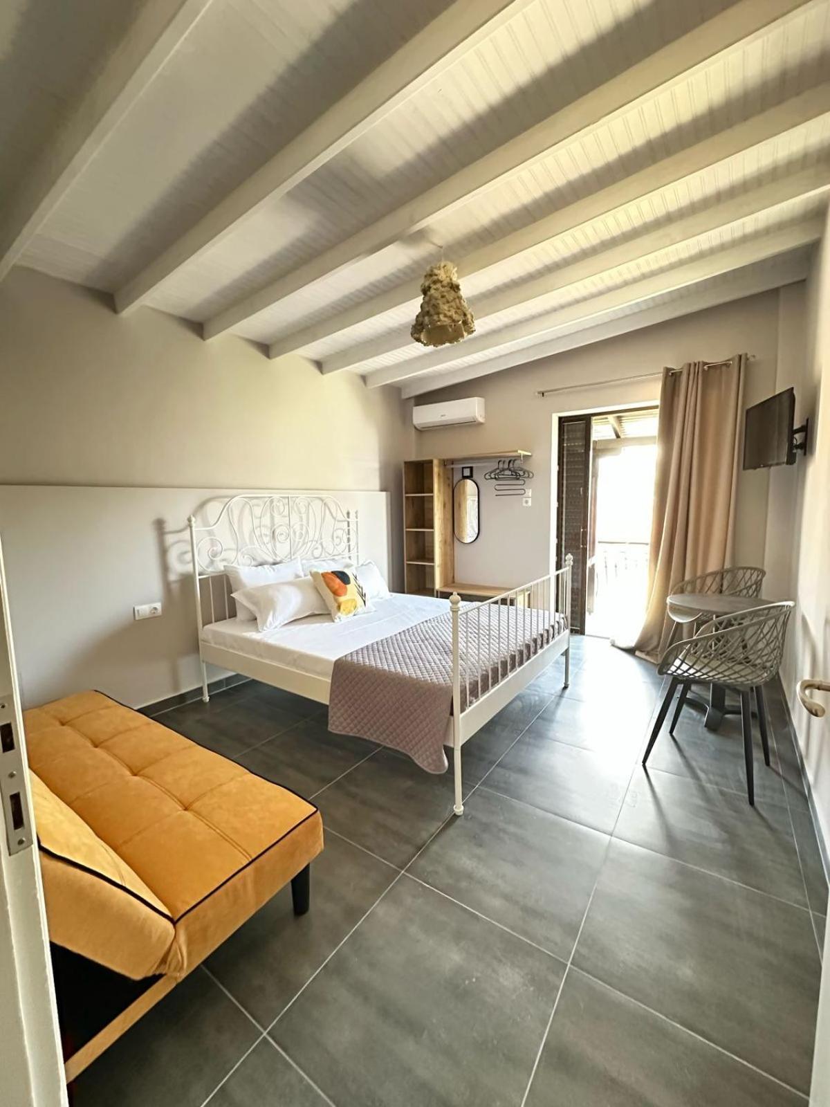 Room Nine 9 Beachfront Apartments Nea Kallikrateia 外观 照片