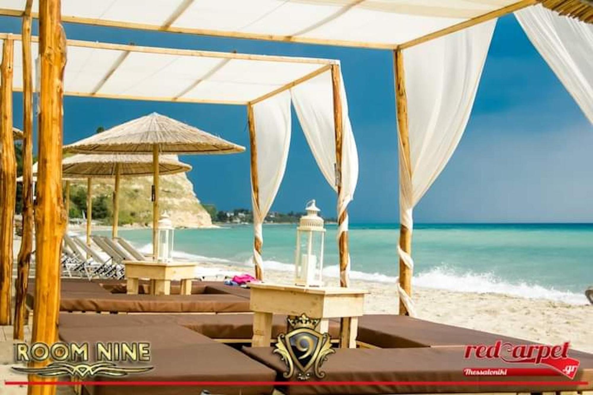 Room Nine 9 Beachfront Apartments Nea Kallikrateia 外观 照片